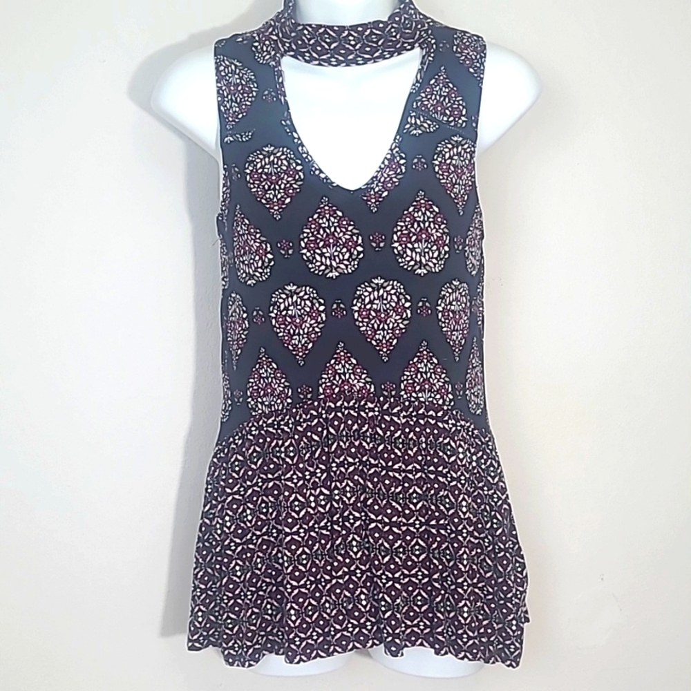 Tank Top flowy Sleeveless key hole floral print NEW low cut v neck